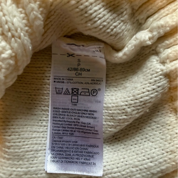 Banana Republic Off-White Knit Sweater. size Small - Picture 4 of 4